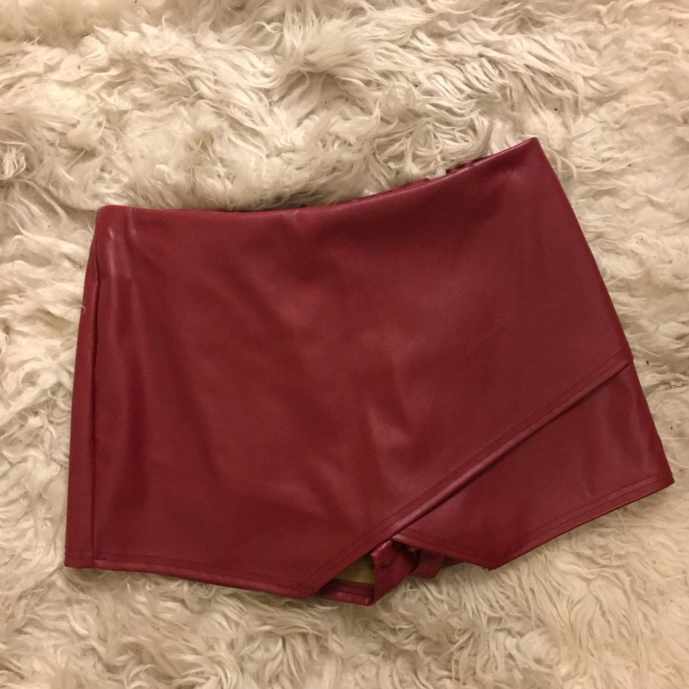 American threads faux leather envelope skort